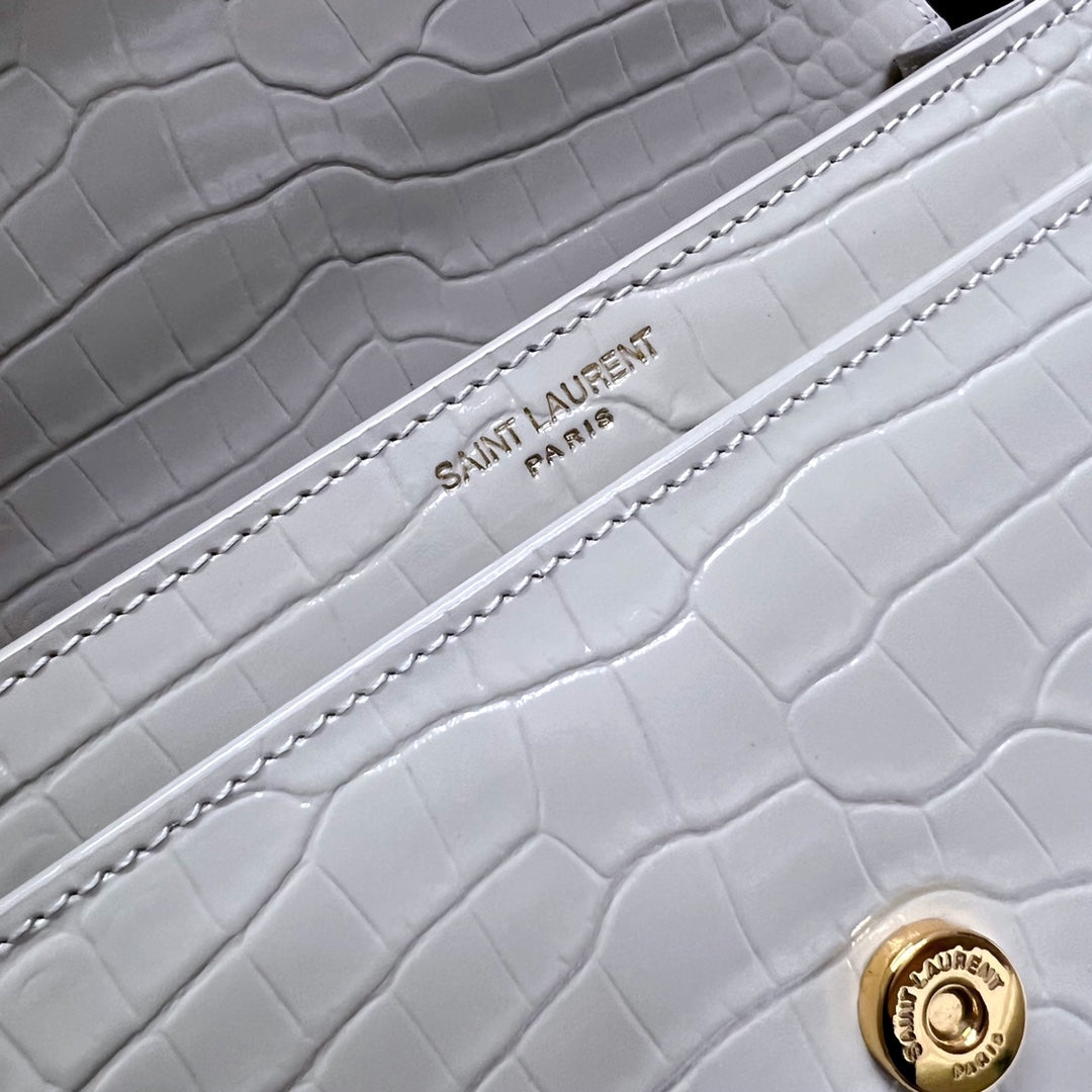 SUNSET MEDIUM 22 IN WHITE CROCODILE PATTERN CALFSKIN GOLD HARDWARE