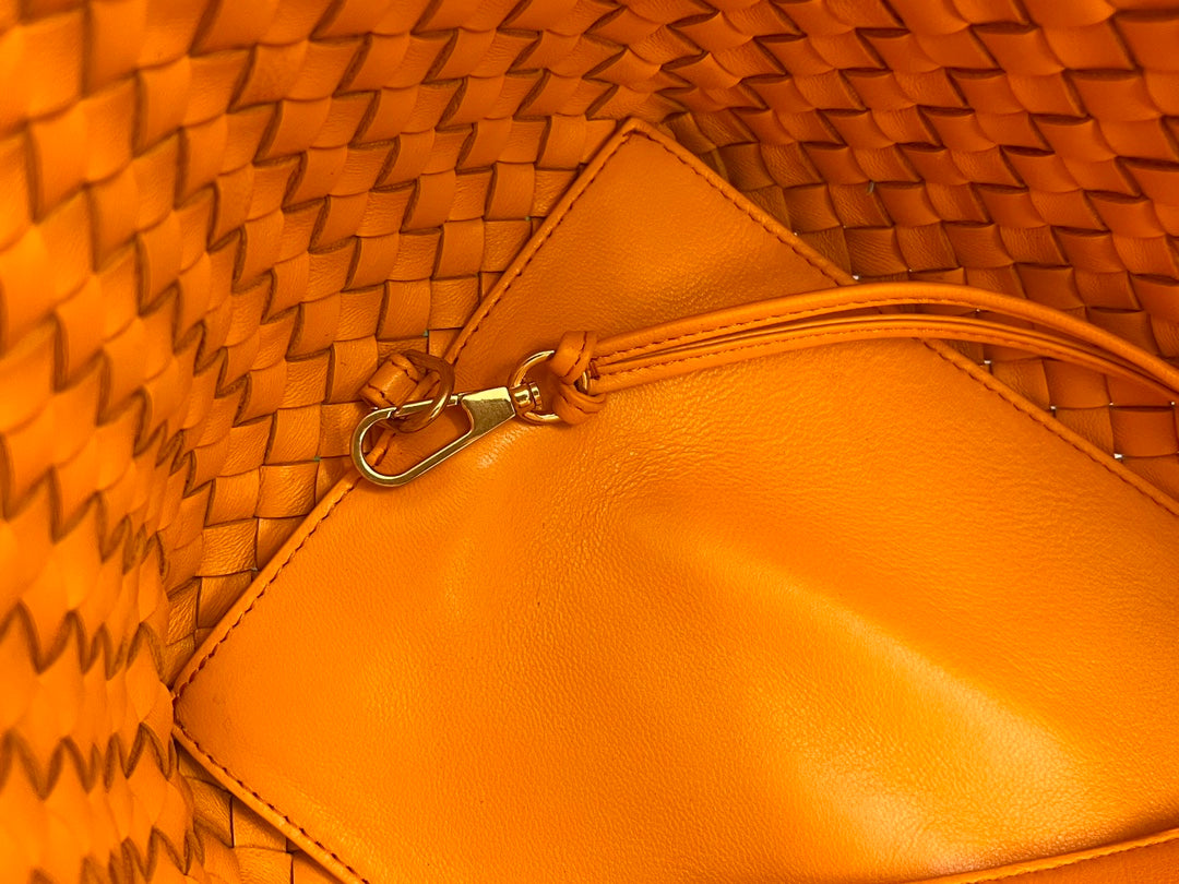 SMALL CABAT 32 IN UT ORANGE LAMBSKIN