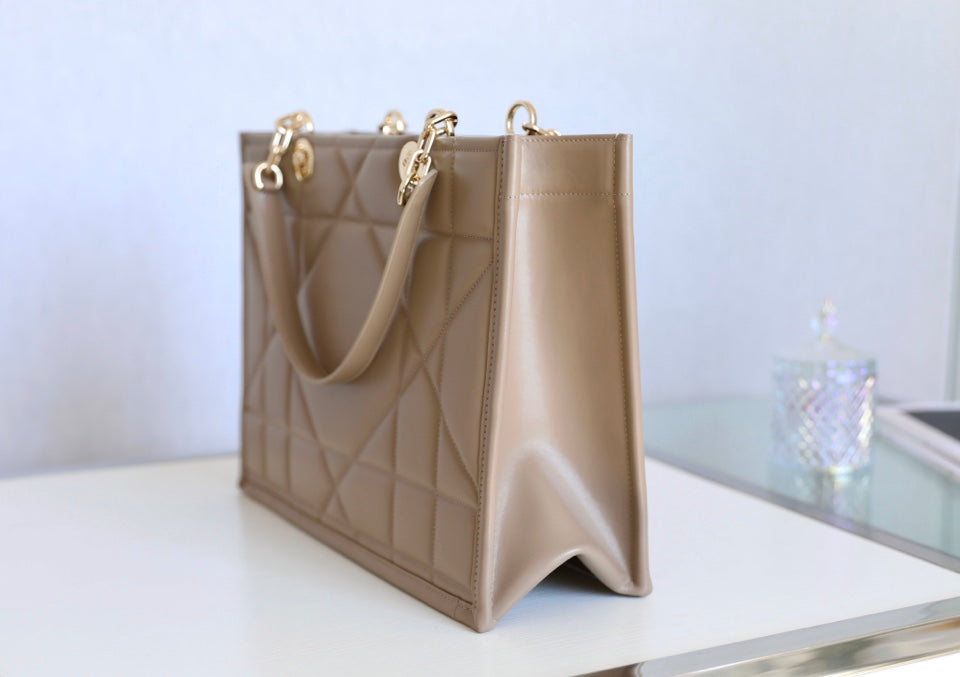 LARGE TOTE BOOK 36 BAG IN BEIGE CREAM CALFSKIN