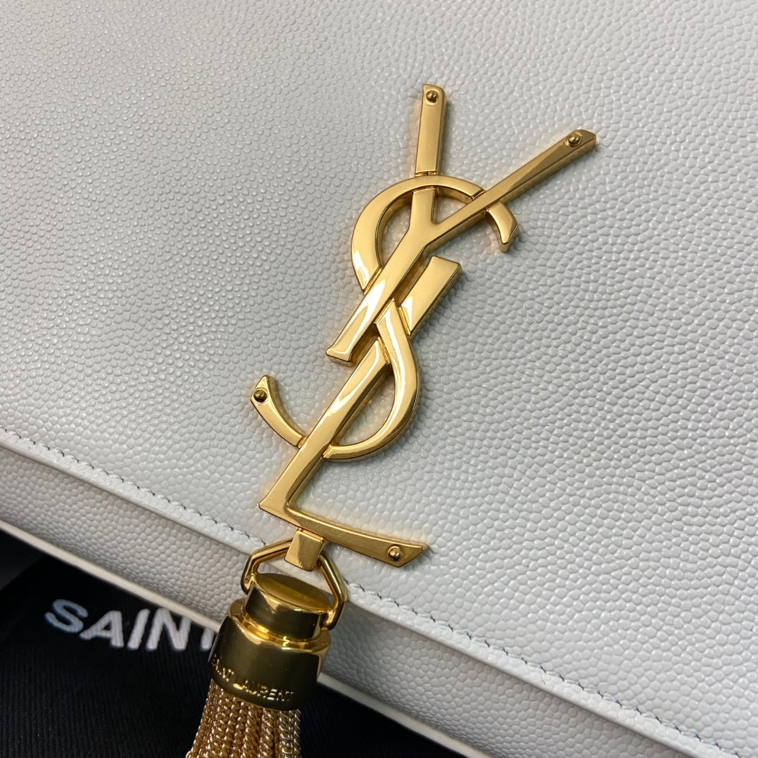 KATE TASSEL 24 WHITE CALFSKIN WITH GOLD LOGO