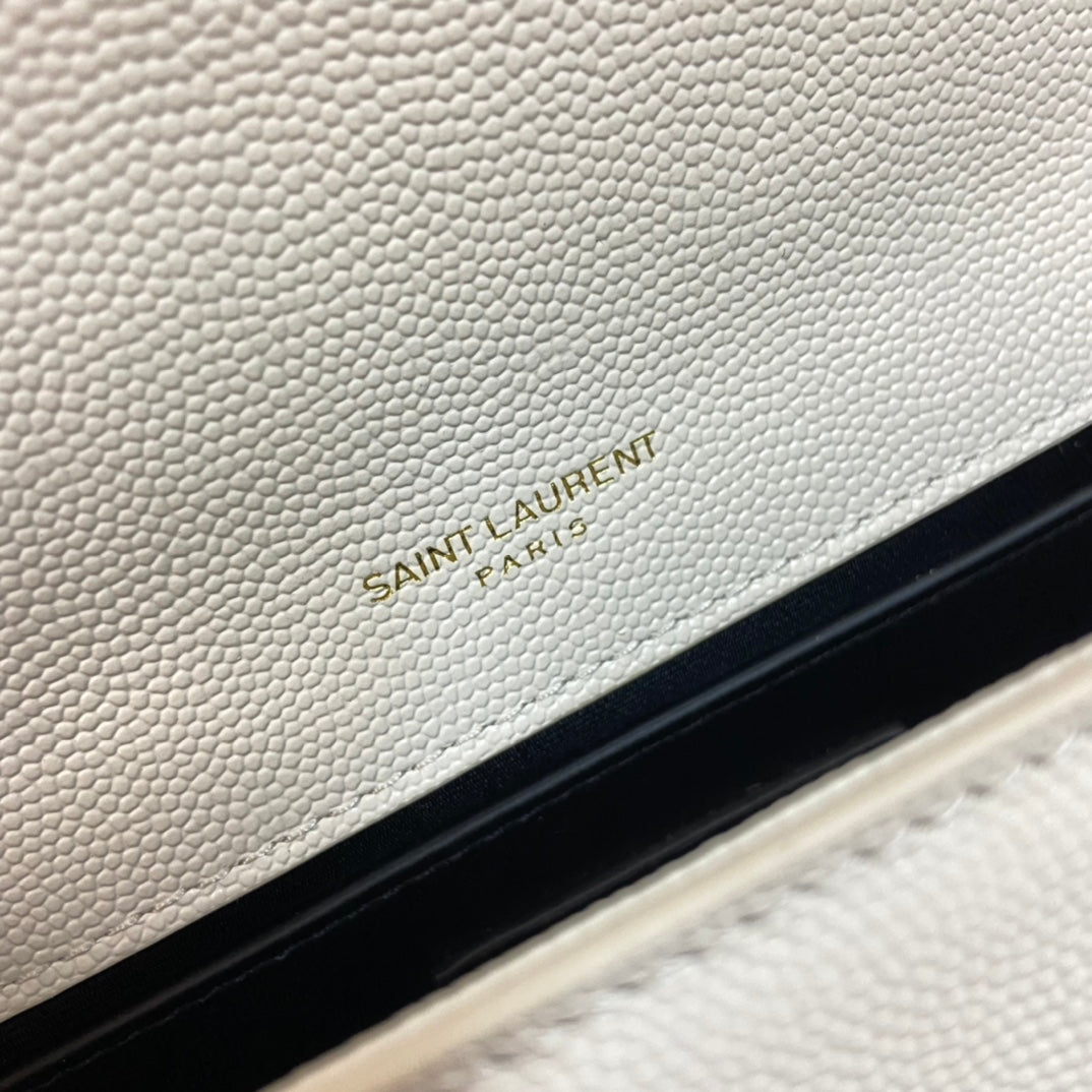 KATE TASSEL 24 WHITE CALFSKIN WITH GOLD LOGO