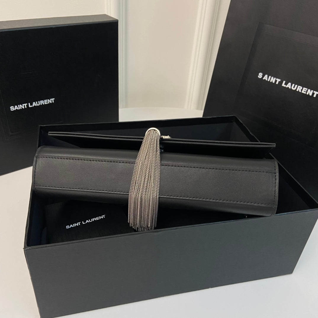 KATE TASSEL 24 BLACK CALFSKIN WITH SILVER LOGO