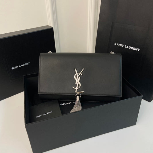 KATE TASSEL 24 BLACK CALFSKIN WITH SILVER LOGO