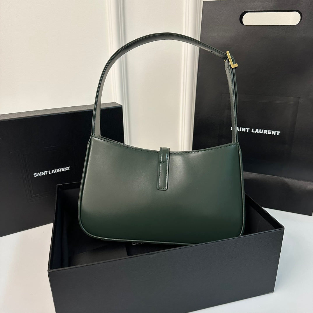 LE 5 À 7 BAG 24 DARK GREEN CALFSKIN