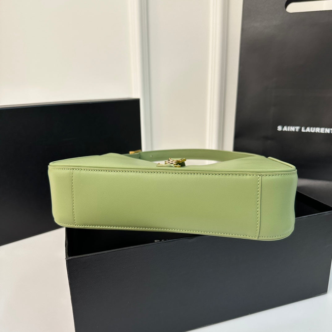 LE 5 À 7 BAG 24 LIGHT GREEN CALFSKIN