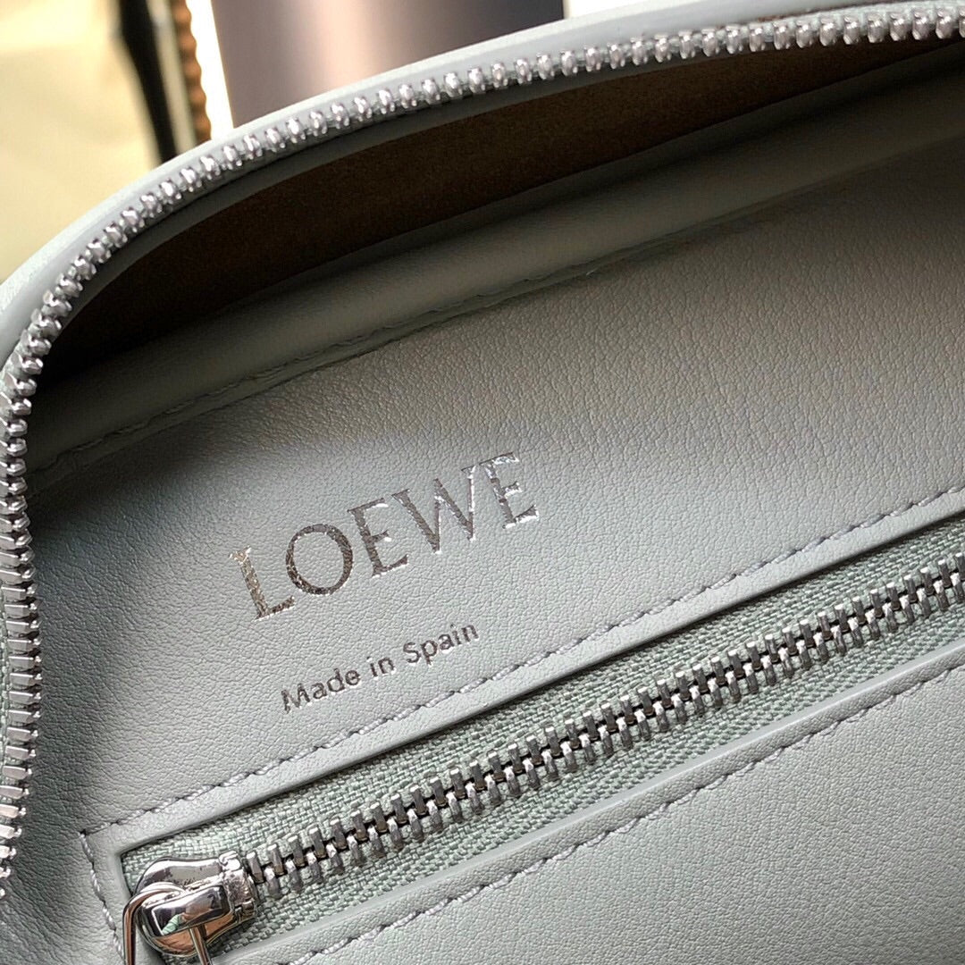 LOE AMAZONA 19 BAG IN LIGHT GREY NAPPA CALFSKIN