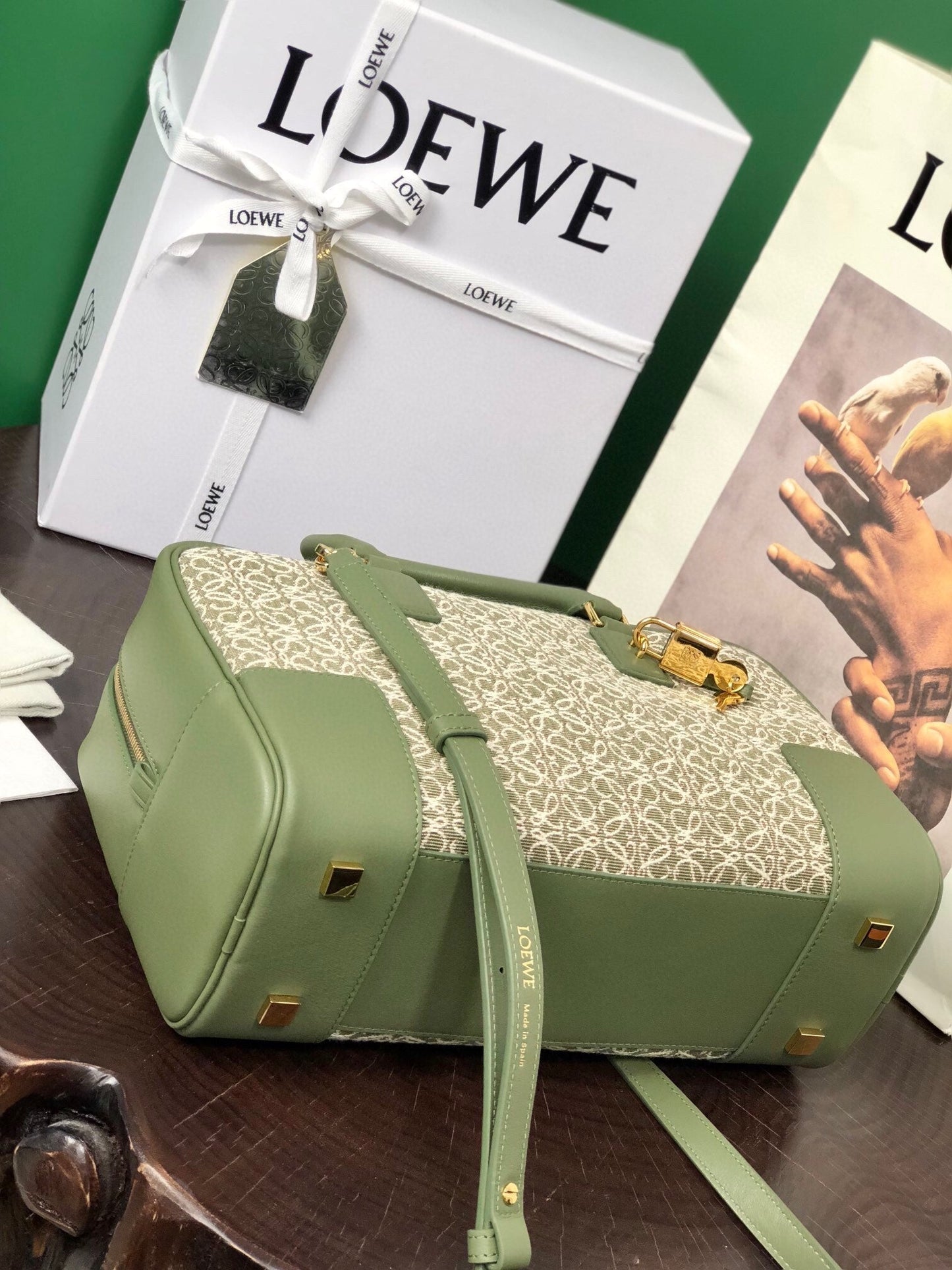 LOE AMAZONA 28 BAG IN OLIVE GREEN CALFSKIN AND BEIGE MONOGRAM FABRIC