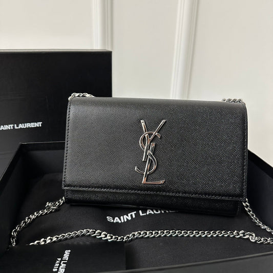 KATE 20 SMALL IN CALFSKIN BLACK WITH SILVER LOGO