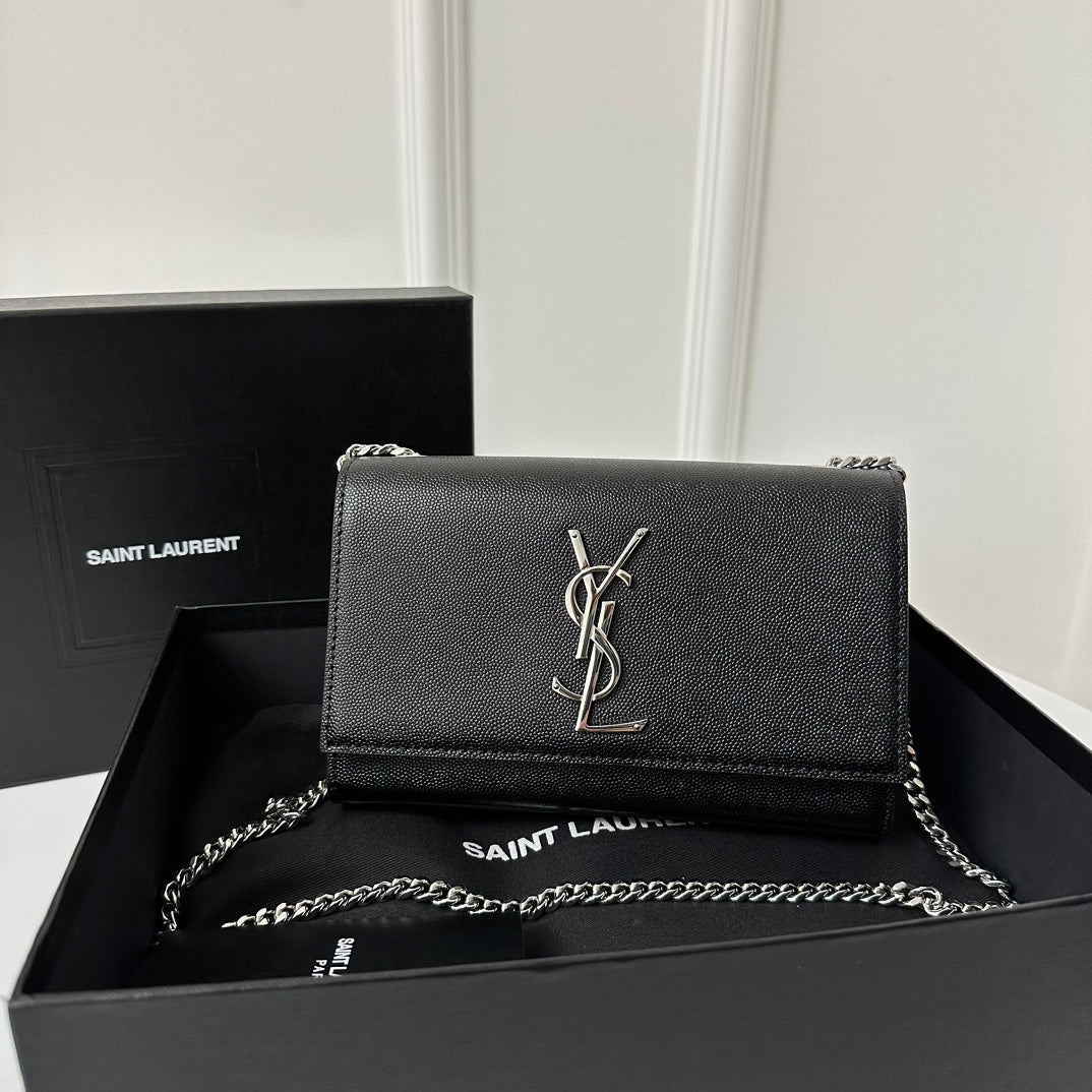 KATE 20 SMALL IN CALFSKIN BLACK WITH SILVER LOGO