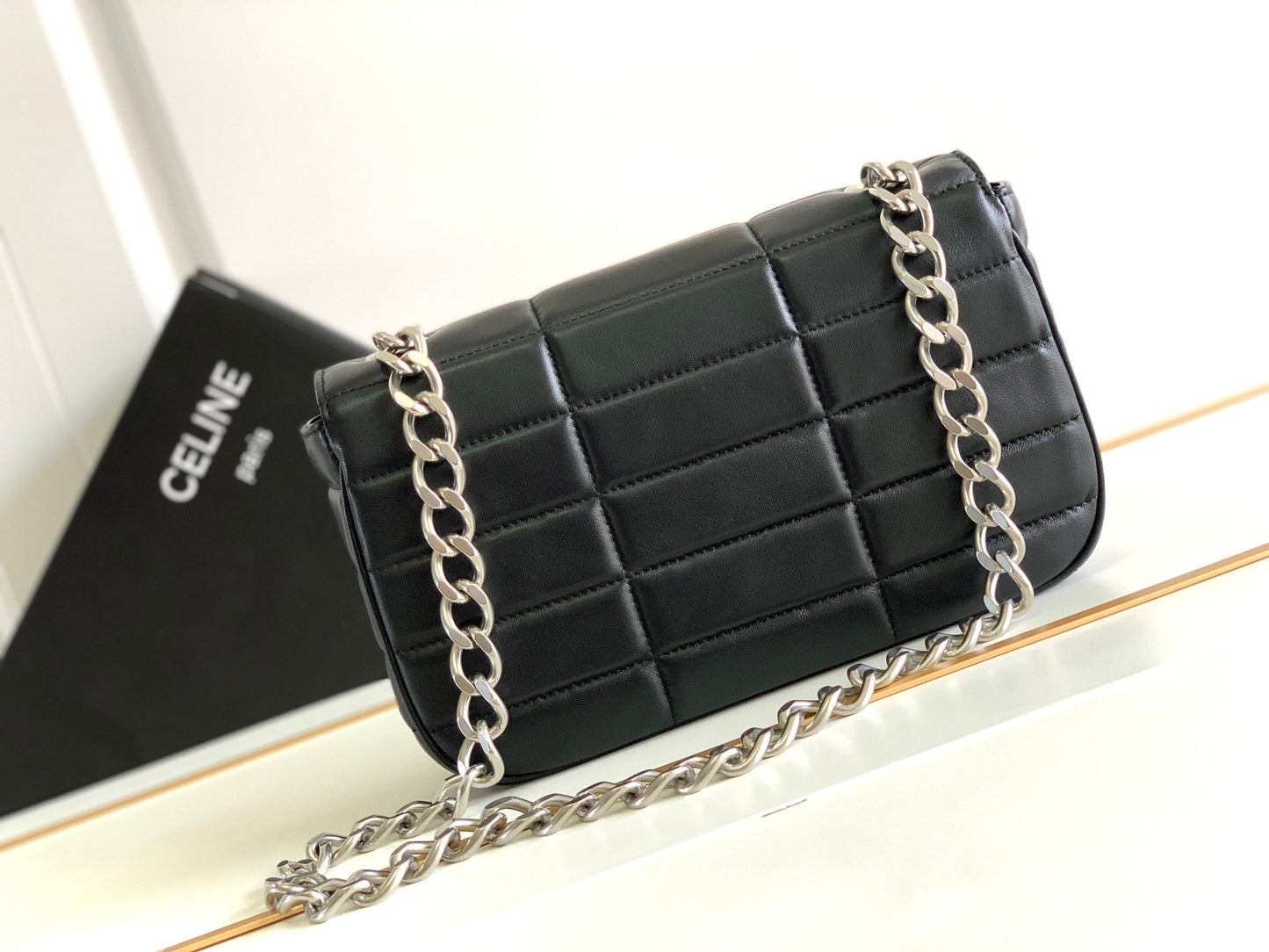 MONOCHROME 24 QUILTED BLACK LAMBSKIN CHAIN SHOUDER BAG