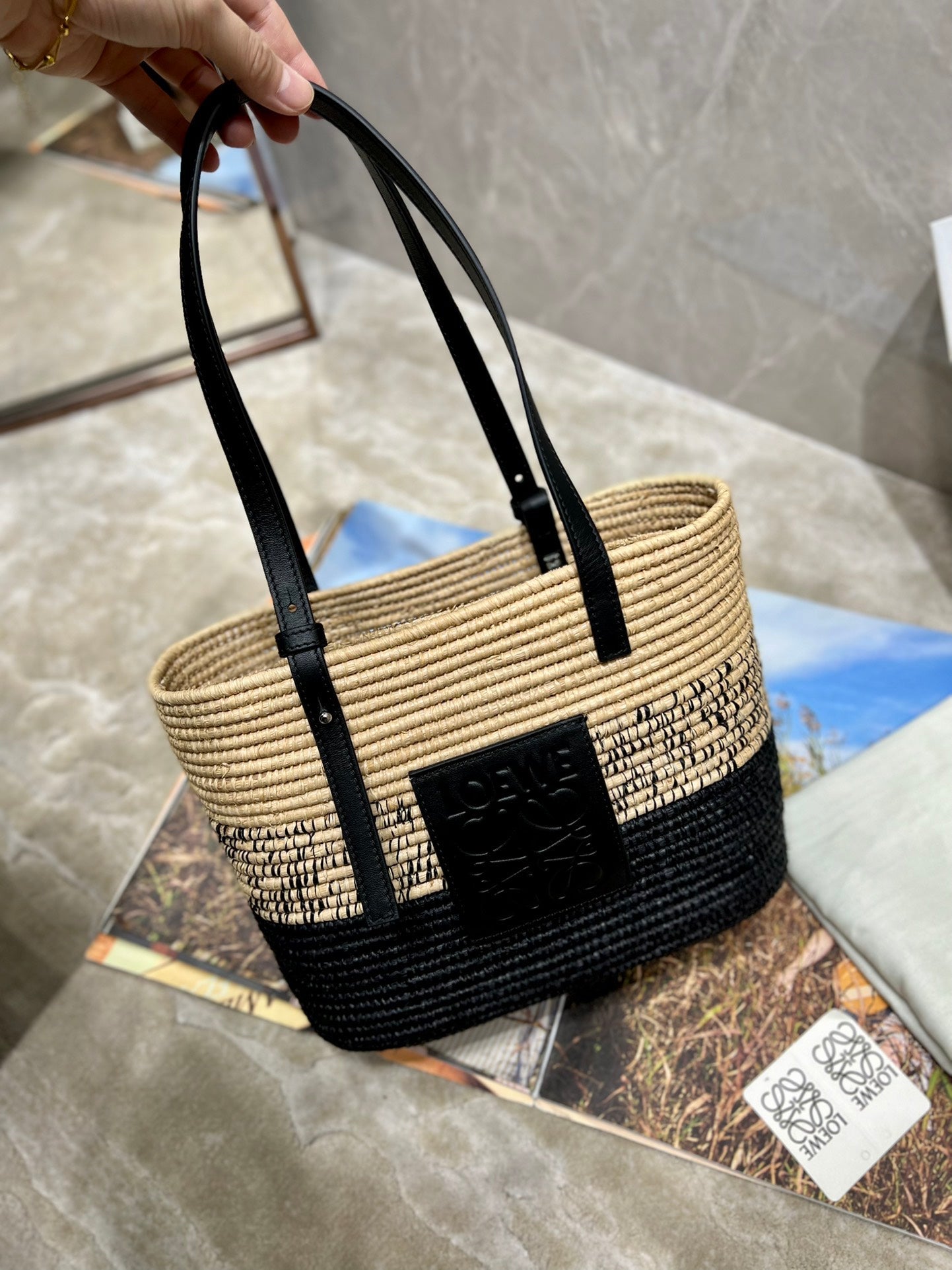 LOE BASKET BAG 28 IN NATURAL MIX BLACK RAFFIA