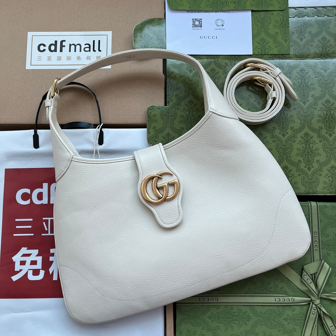 MEDIUM SHOULDER BAG 39 IN WHITE CALFSKIN GOLD HARDWARE