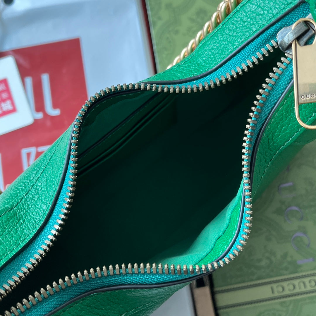 SHOULDER BAG 25 IN GREEN CALFSKIN GOLD HARDWARE