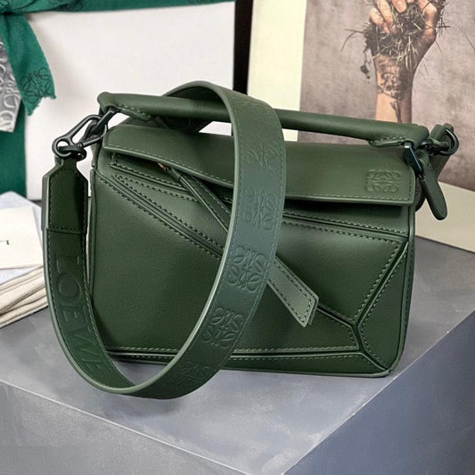 LOE MINI 18 PUZZLE BAG IN BOTTLE GREEN SATIN CALFSKIN