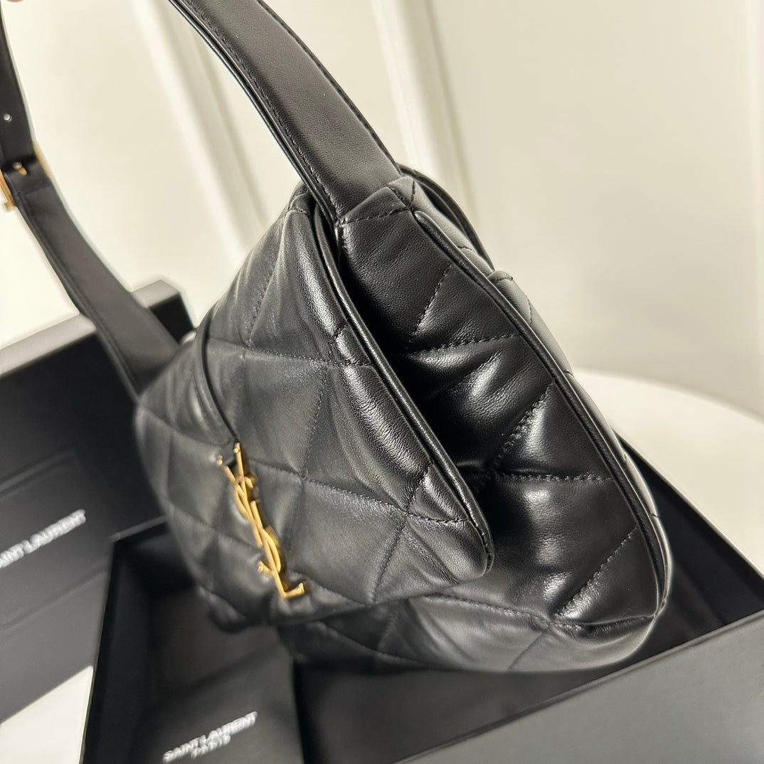 LE 5 À 7 HANDBAG 24 IN BLACK LAMBSKIN