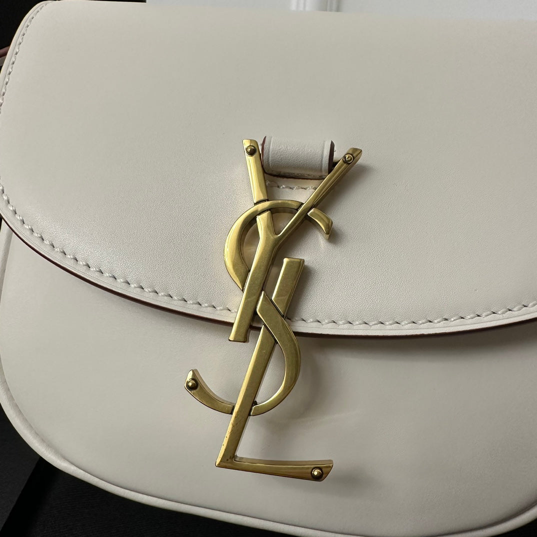 KAIA 18 HANDBAG IN WHITE CALFSKIN