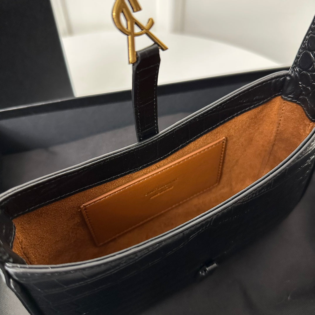 MINI 19 BLACK CALFSKIN HOBO