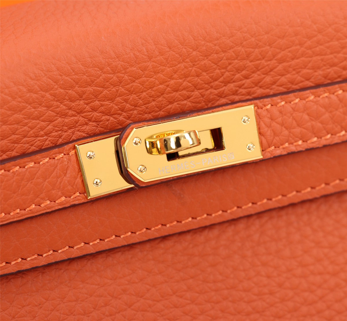 HM KELLY BAG 28 ORANGE CALFSKIN GOLD HARDWARE