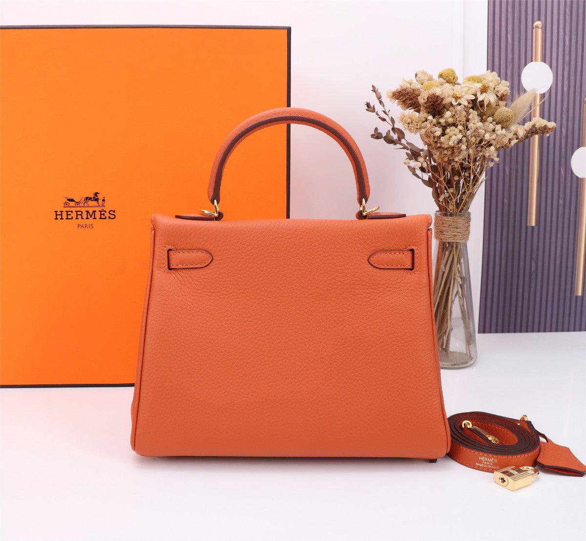 HM KELLY BAG 28 ORANGE CALFSKIN GOLD HARDWARE