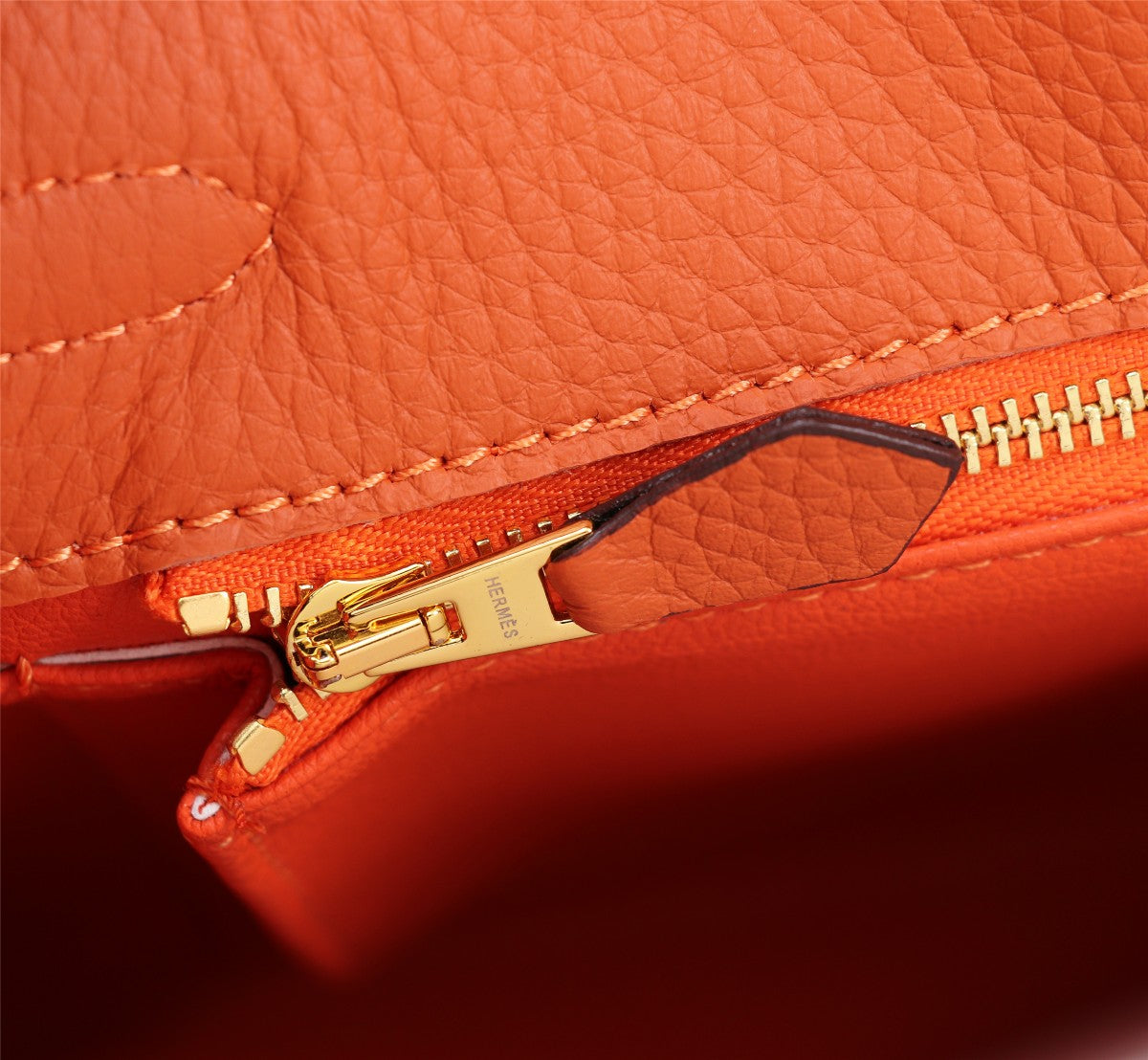 HM KELLY BAG 25 ORANGE CALFSKIN GOLD HARDWARE