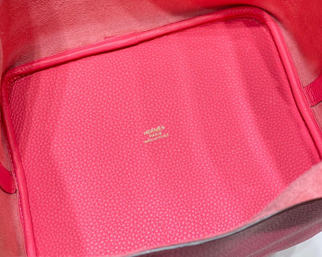 HM PICOTIN LOCK 18 RED PINK CALFSKIN