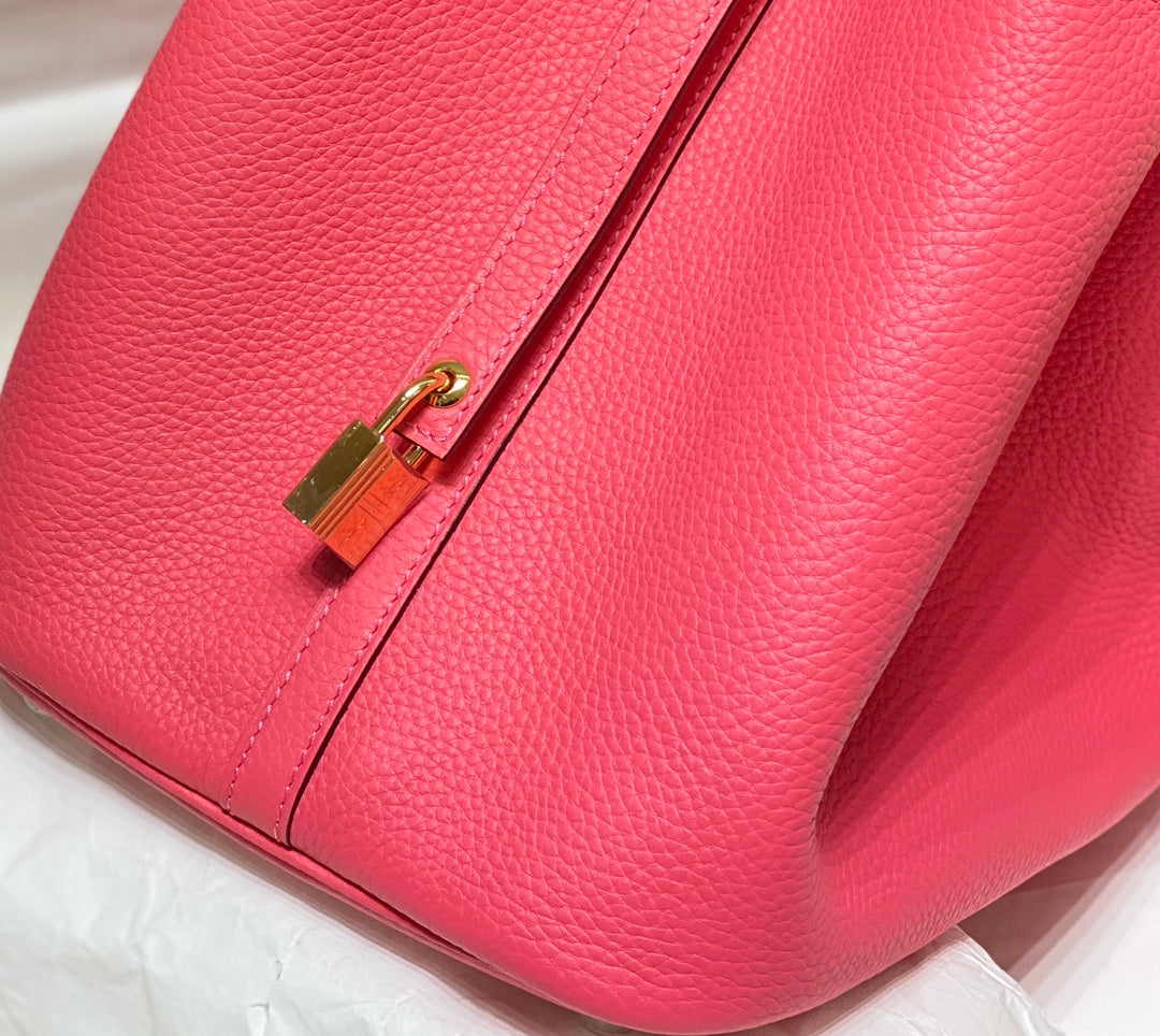 HM PICOTIN LOCK 18 RED PINK CALFSKIN