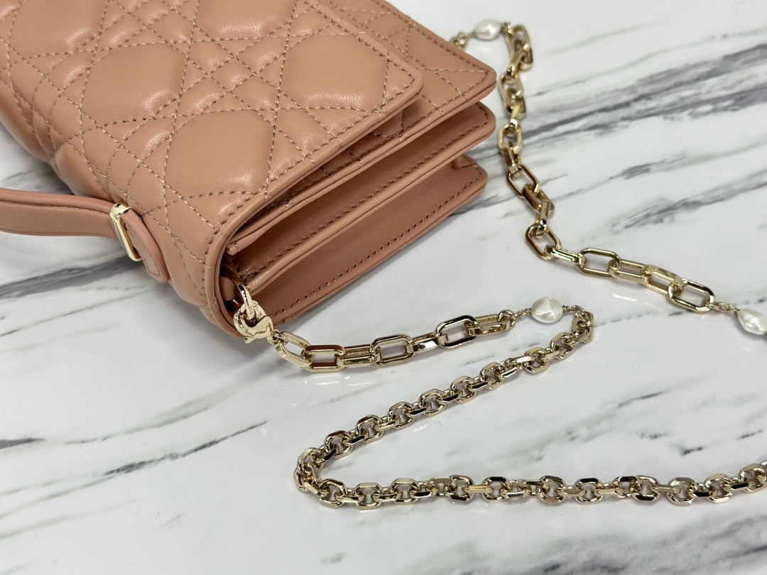 LADY CHAIN BAG 21 IN ALMOND BEIGE LAMBSKIN