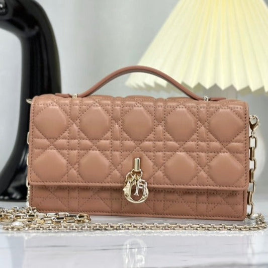 LADY CHAIN BAG 21 IN ALMOND BEIGE LAMBSKIN