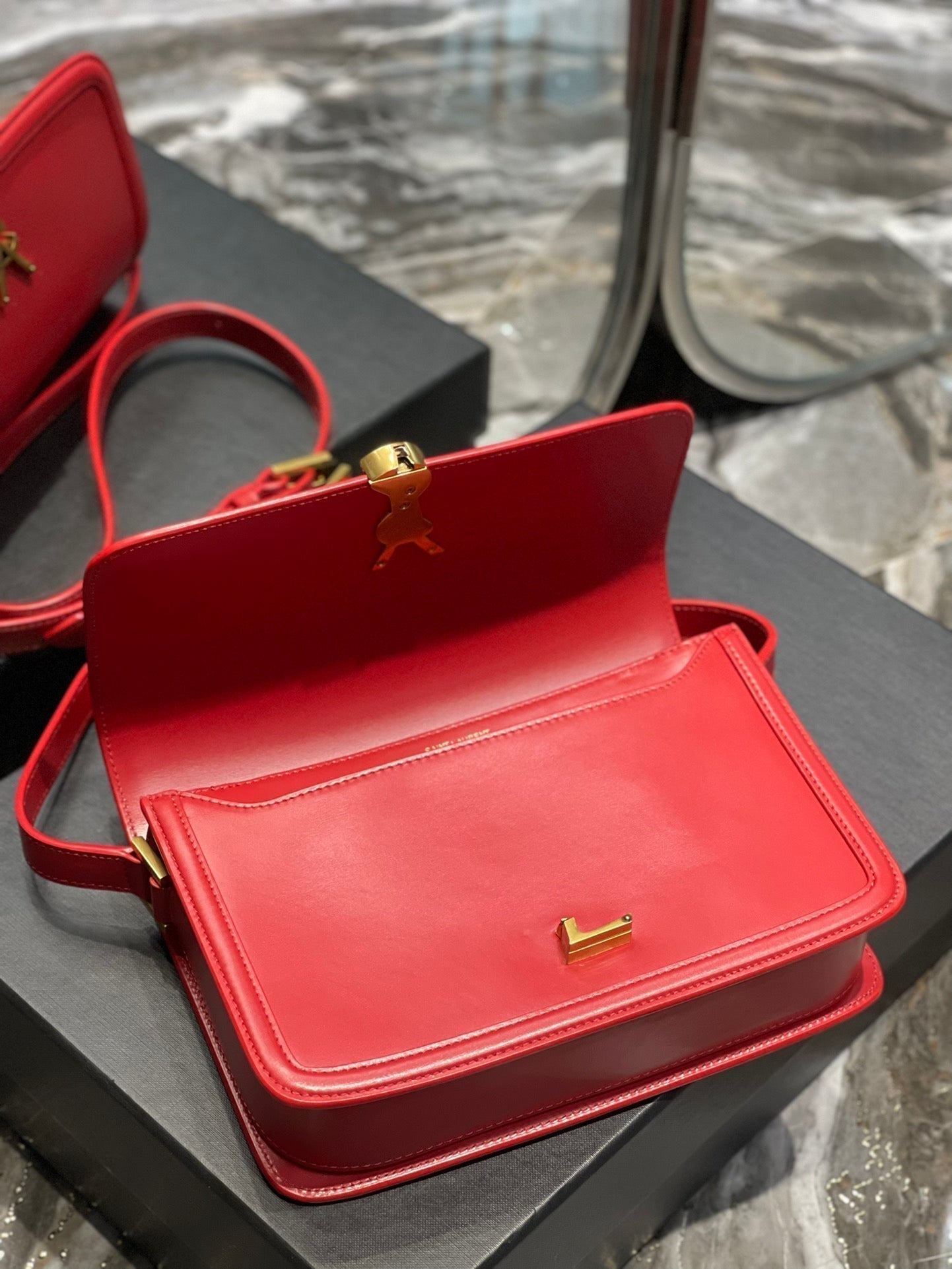 SOLFERINO MEDIUM 23 RED CALFSKIN GOLD HARDWARE