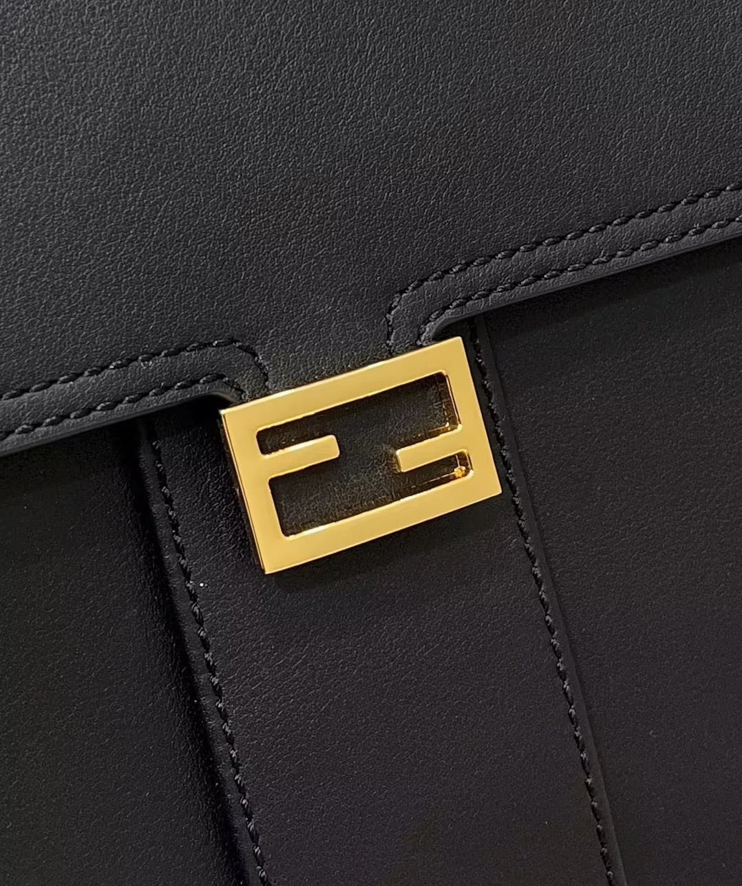 FENDI PEEKABOO 33 BAG IN BLACK CALFSKIN WITH STRAP GOLD HARDWARE