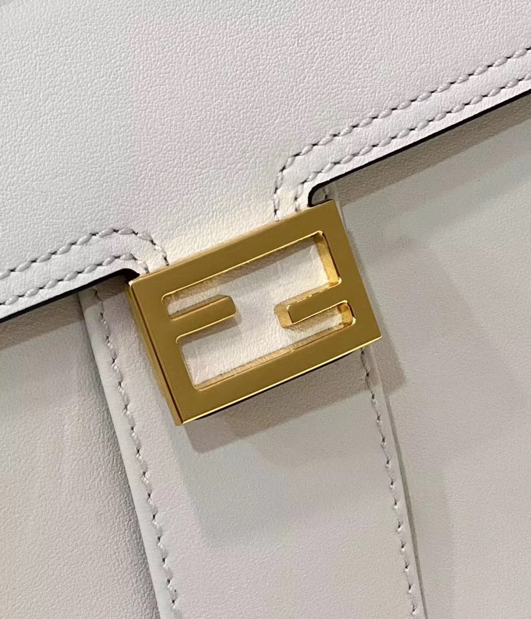 FENDI PEEKABOO MINI 23 BAG IN WHITE CALFSKIN WITH GOLD HARDWARE