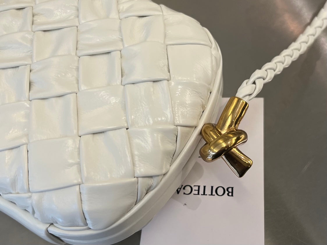 KNOT 20 IN WHITE LAMBSKIN WITH CHAIN