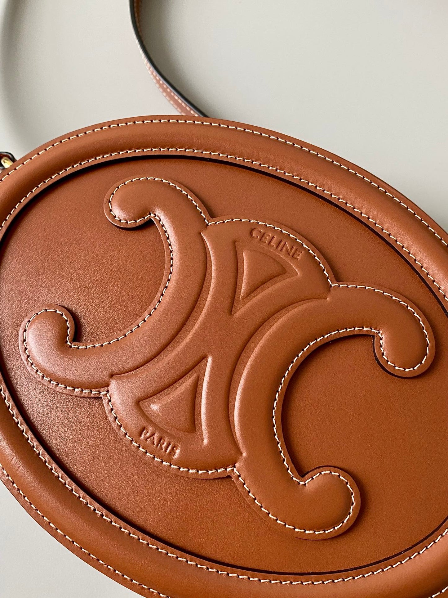 SMOOTH CALFSKIN 20 OVAL CINNAMON BROWN BAG