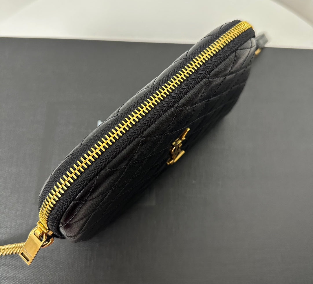 GABY 19 ZIPPED POUCH IN QUILTED BLACK LAMBSKIN