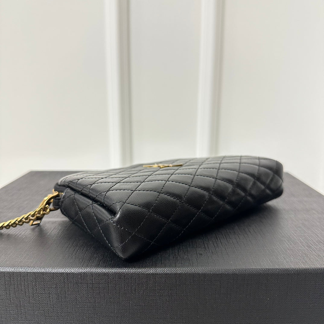 GABY 19 ZIPPED POUCH IN QUILTED BLACK LAMBSKIN