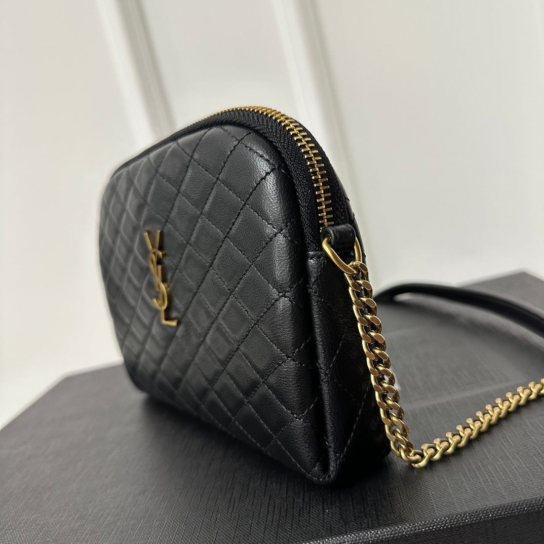 GABY 19 ZIPPED POUCH IN QUILTED BLACK LAMBSKIN