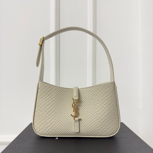 LE 5 À 7 HANDBAG 24 IN SNAKE PATTERN WHITE CALFSKIN