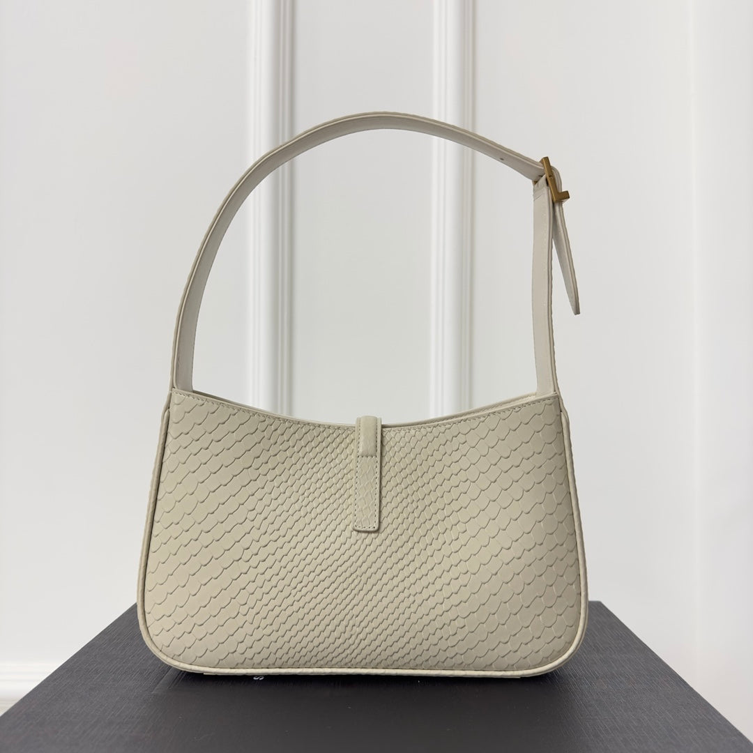 LE 5 À 7 HANDBAG 24 IN SNAKE PATTERN WHITE CALFSKIN