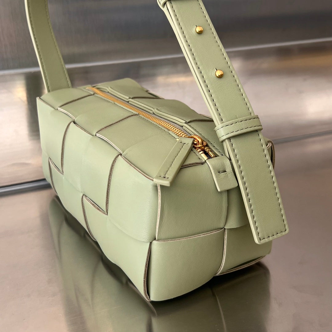 BRICK CASSETTE 28 IN GIN GREEN CALFSKIN