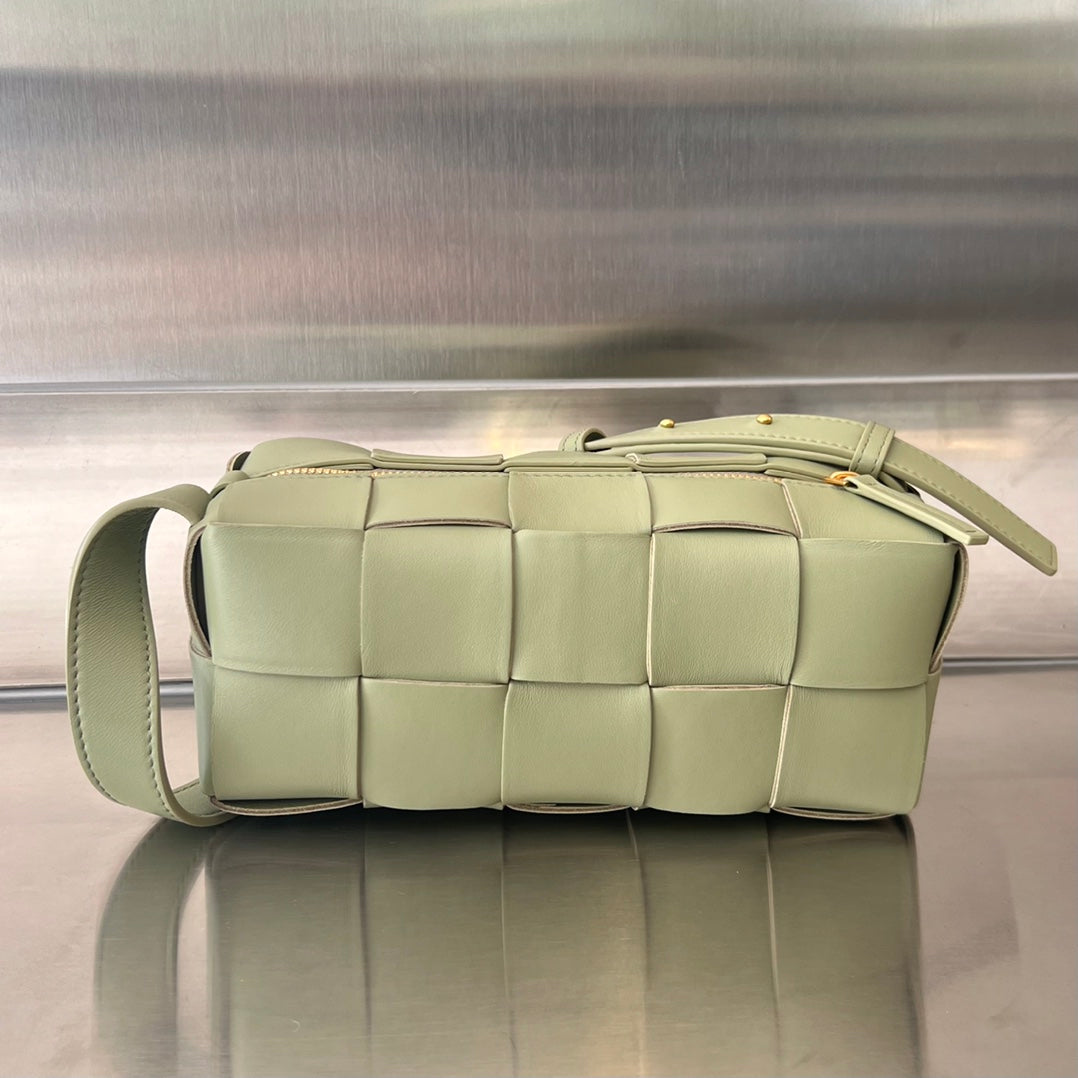 BRICK CASSETTE 28 IN GIN GREEN CALFSKIN