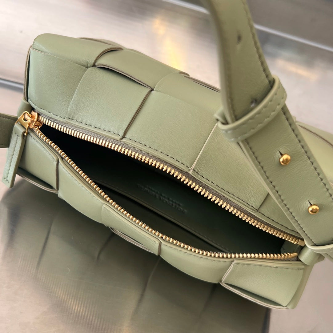 BRICK CASSETTE 28 IN GIN GREEN CALFSKIN