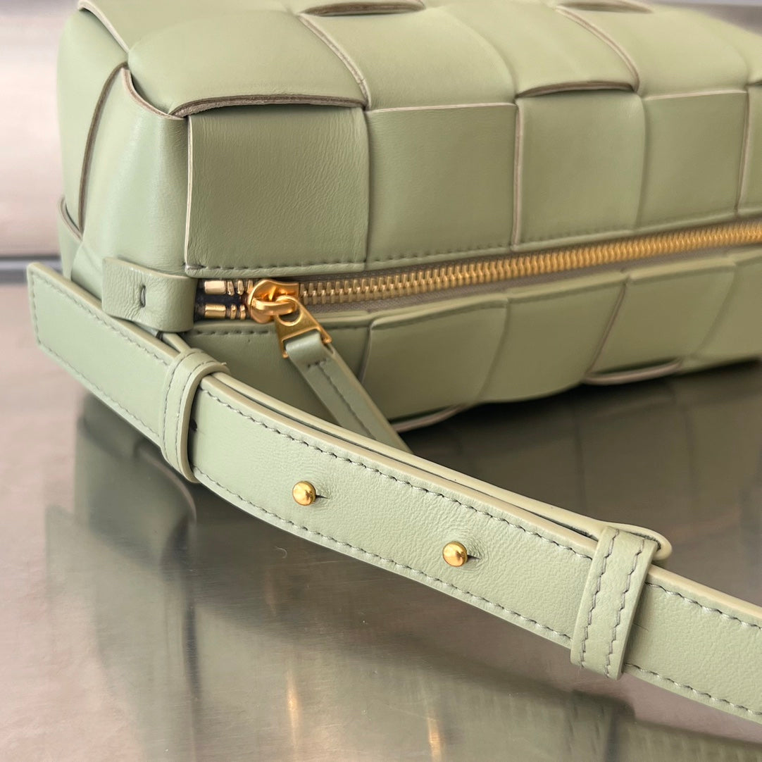 BRICK CASSETTE 28 IN GIN GREEN CALFSKIN