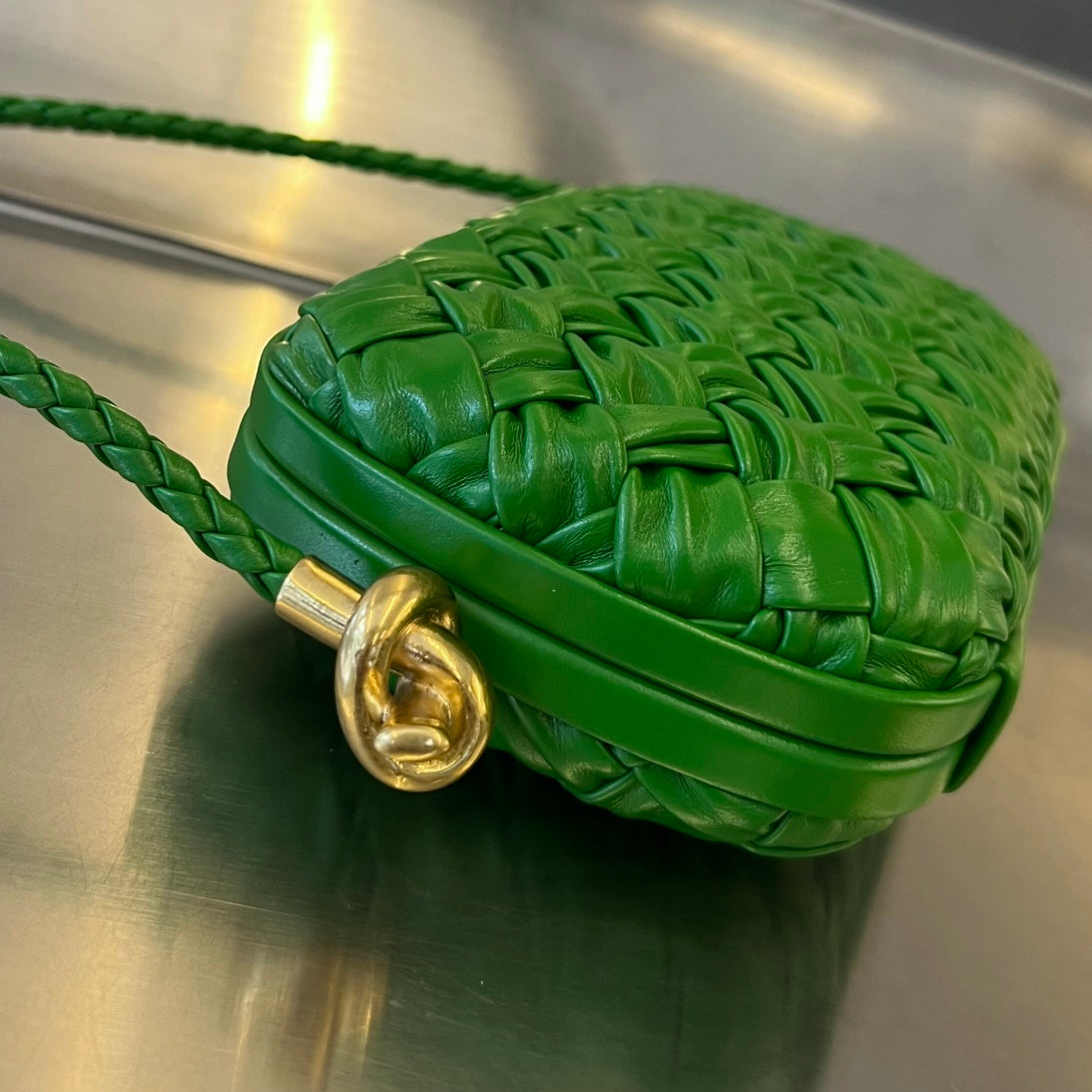 KNOT 20 IN EMERALD GREEN LAMBSKIN WITH CHAIN