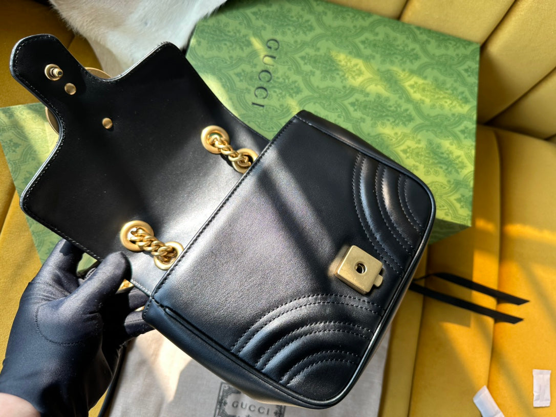 GG MARMONT MINI 18 HANDBAG IN BLACK CALFSKIN