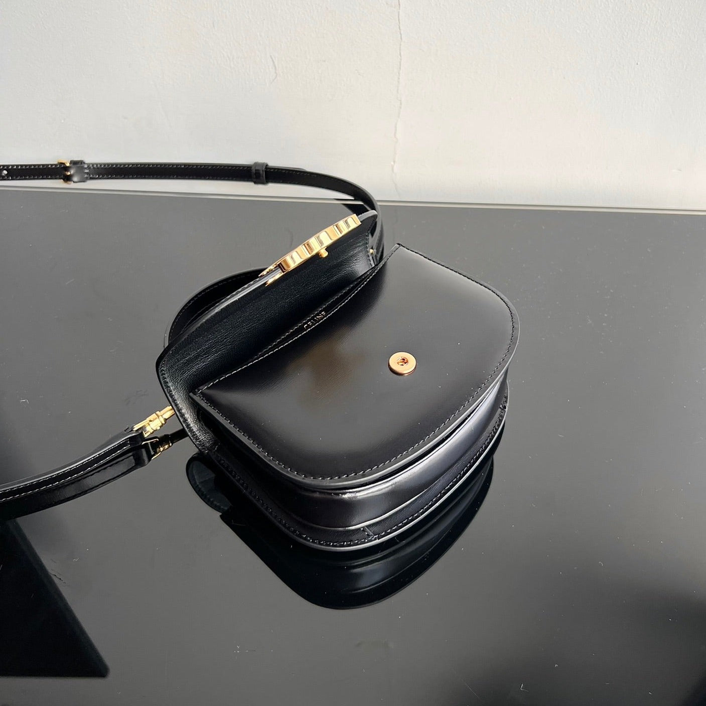 TRIOMPHE SHINY CALFSKIN HANDBAG 18 BLACK