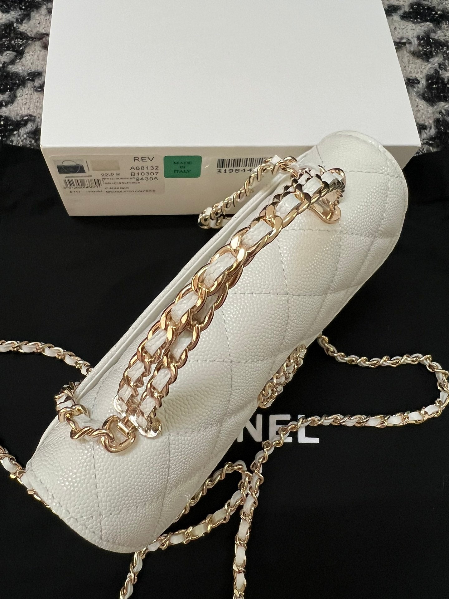 CC KELLY 18 BAG IN WHITE CALFSKIN WITH STRAP