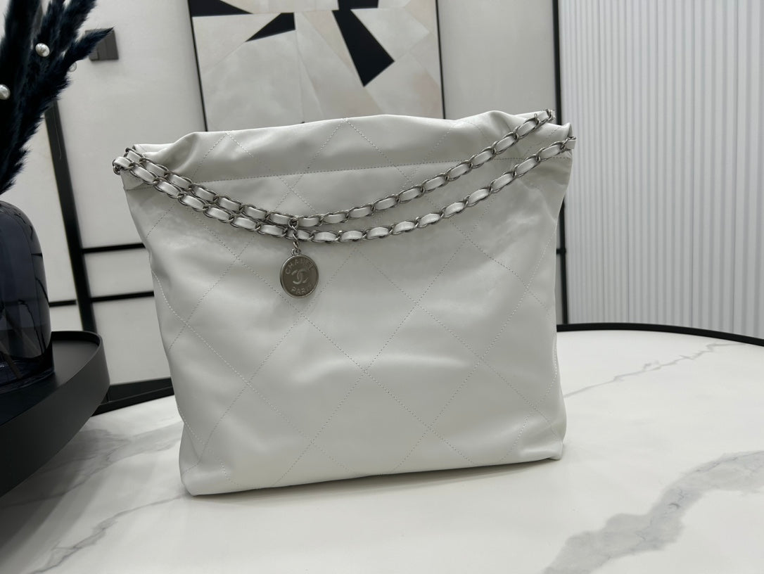 CC LARGE 42 HANDBAG IN WHITE CALFSKIN SILVER HARDWARE