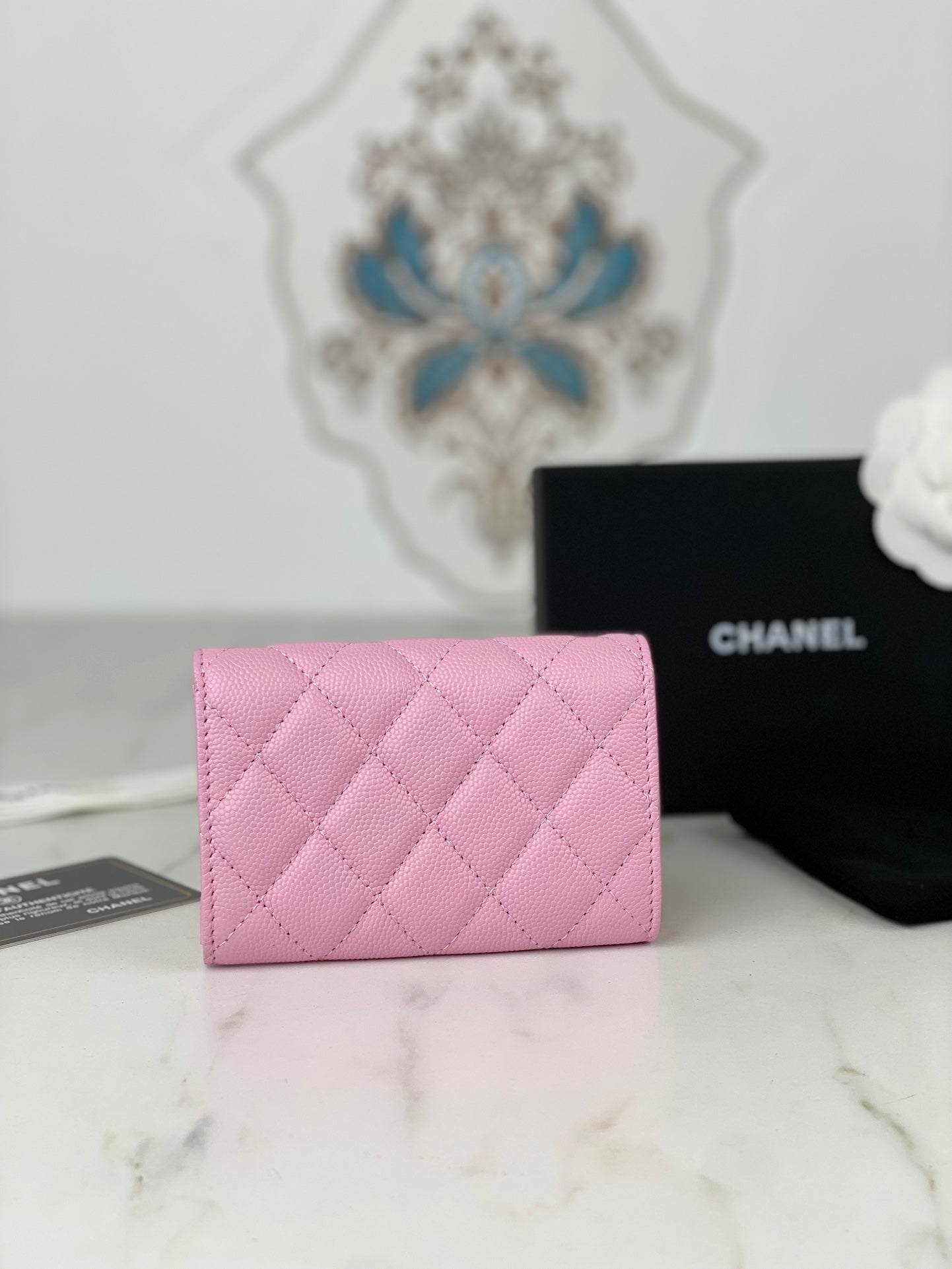 CC FLAP CARD HOLDER 11 PINK GRAINED CALFSKIN GOLD ICON