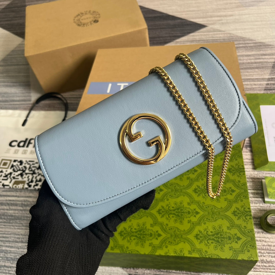 BLONDIE SHOULDER BAG 21 IN SKY BLUE CALFSKIN GOLD HARDWARE