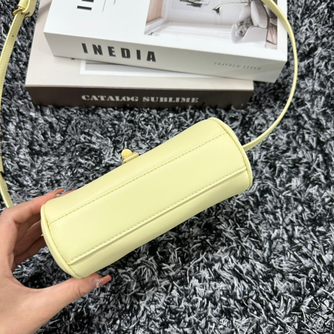 CLASSIC MINI 18 YELLOW PASTEL CALFSKIN